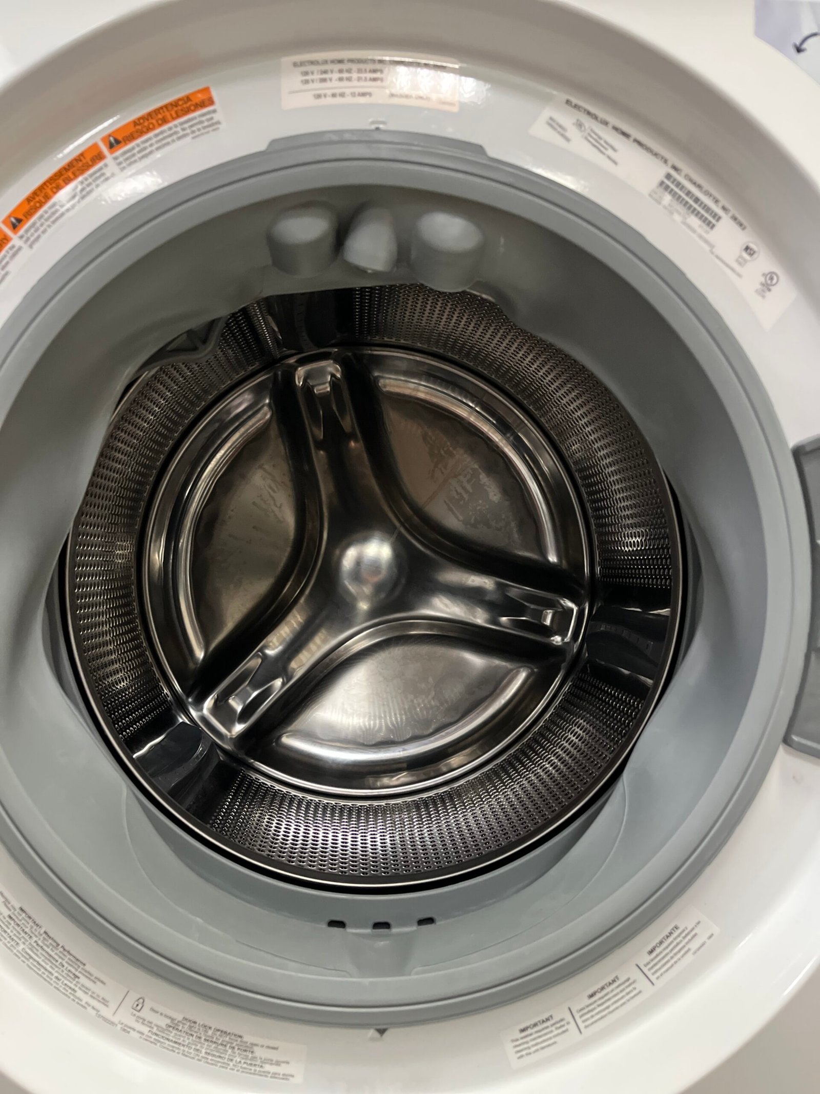 New-27-Laundry-Set-Electrolux-ELTE760CAW-2