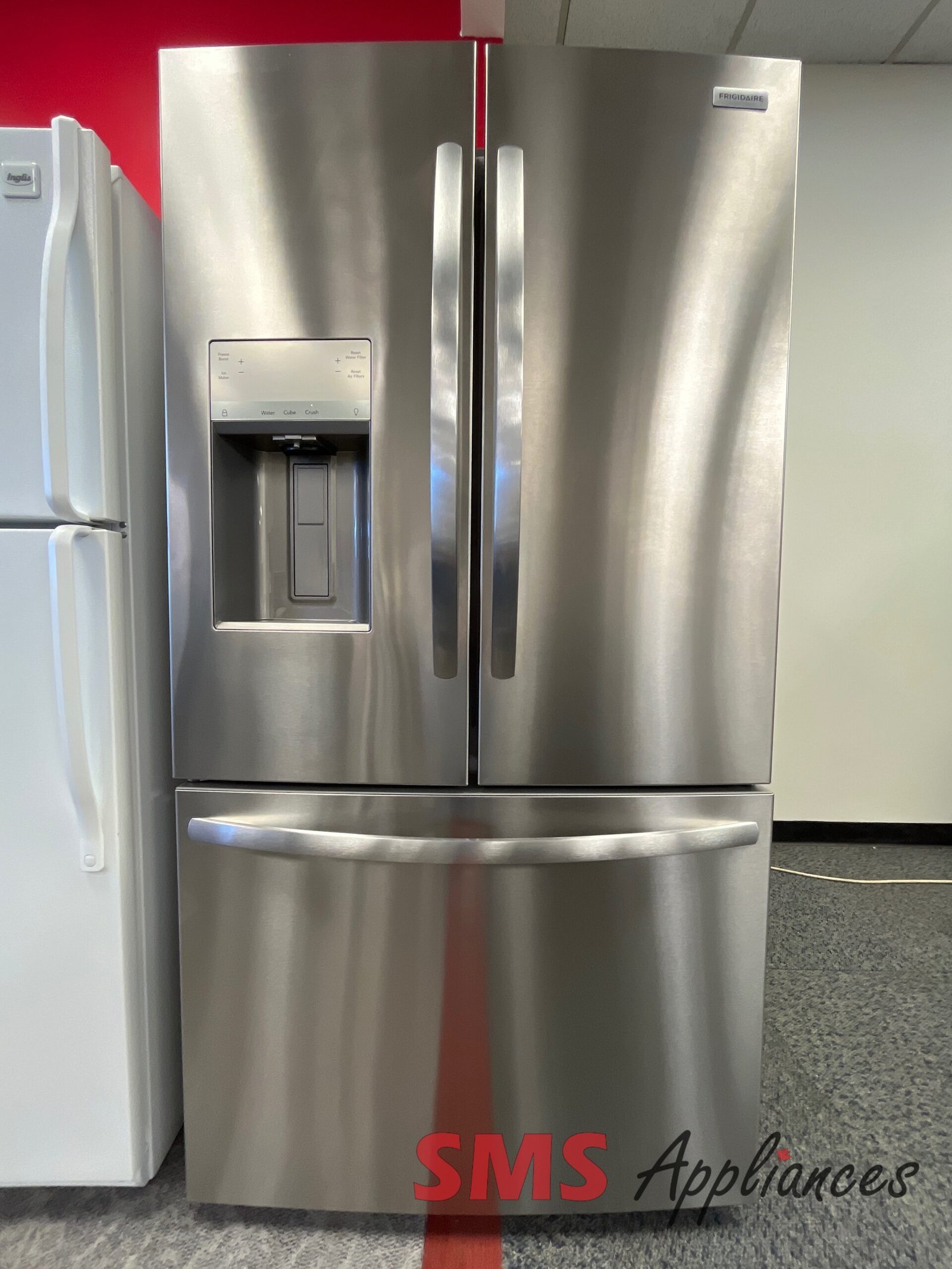 Refurbished-Fridges-FRFS2823AS-1-scaled-1.jpg Refurbished Fridges FRFS2823AS Frigidaire - Image 1