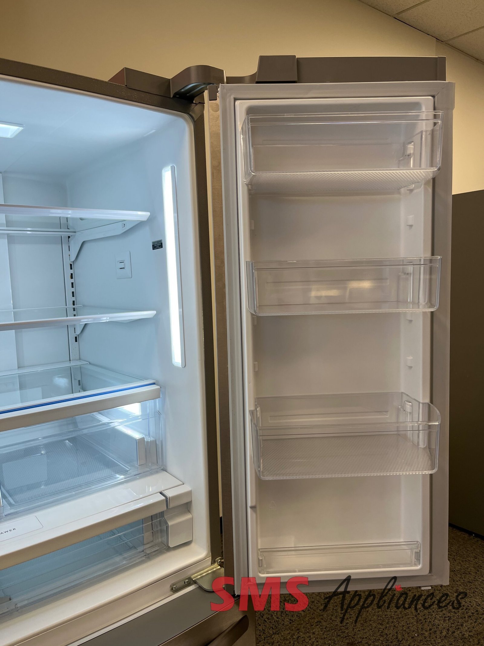 Refurbished-Fridges-FRFS2823AS-4-scaled-1.jpg Refurbished Fridges FRFS2823AS Frigidaire - Image 4
