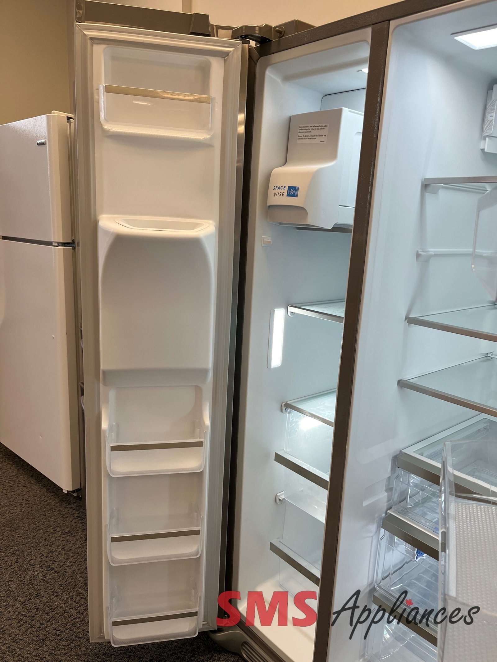 Refurbished-Fridges-GRSS2652AF-3-scaled-1.jpg Refurbished Fridges GRSS2652AF Frigidaire - Image 3