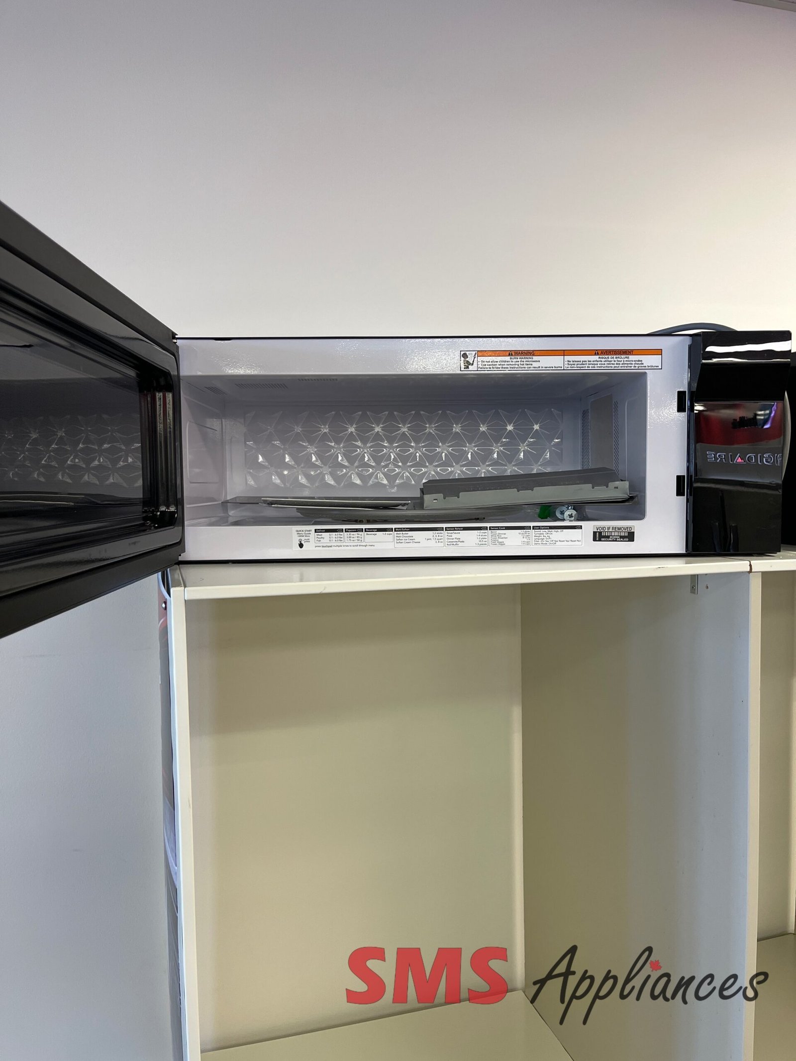 Refurbished-Microwaves-GMOS1266AF-2-scaled-1.jpg Refurbished Microwaves GMOS1266AF Frigidaire - Image 2