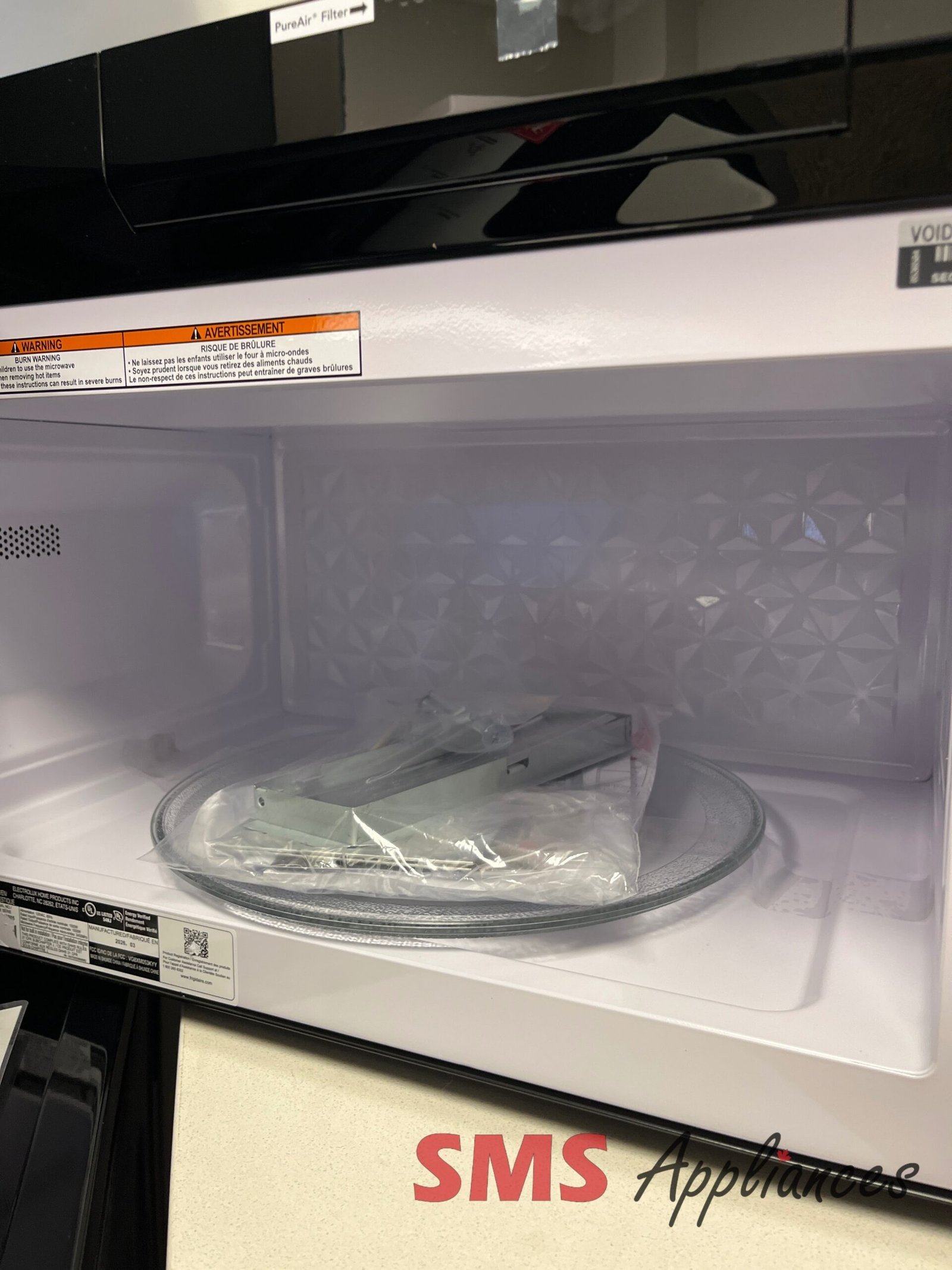 Open-Box-Microwaves-GMOS1964AF-2-3-scaled-1.jpg Open Box Microwaves GMOS1964AF Frigidaire - Image 2