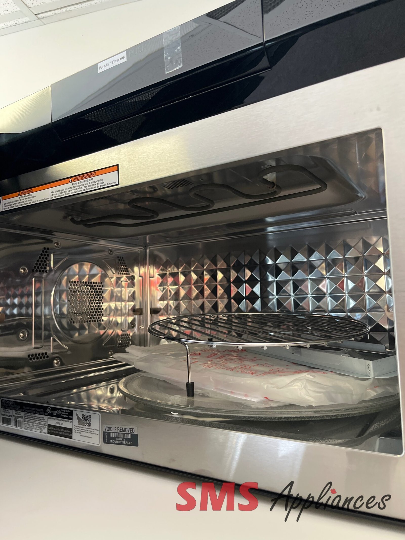 Open-Box-Microwaves-GMOS196CAF-2-scaled-1.jpg Open Box Microwaves GMOS196CAF Frigidaire - Image 2