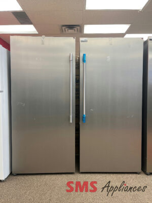 Open Box Fridges FPRU19F8WFD/FPFU19F8WFG Frigidaire - Image 1