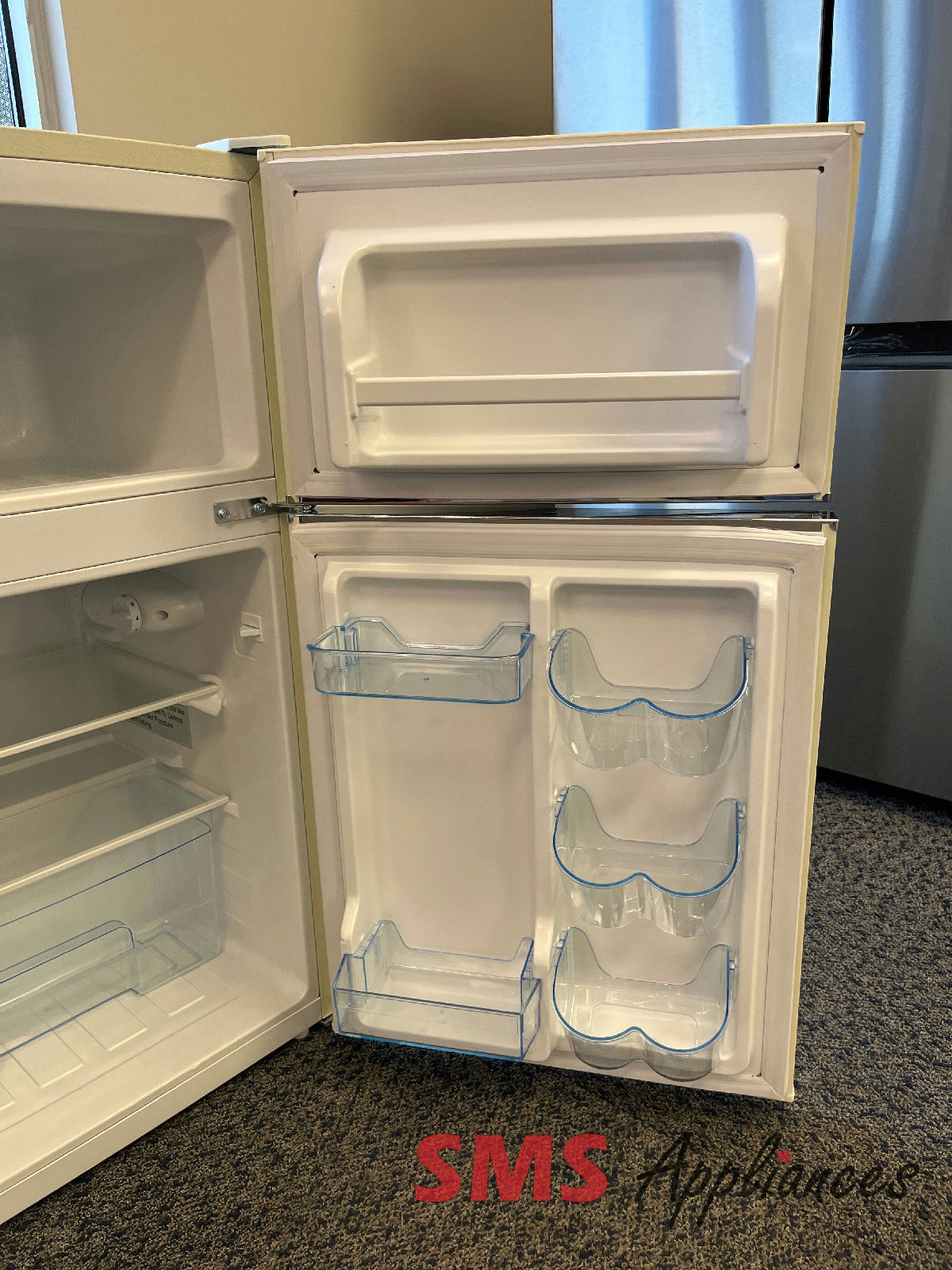 Open-Box-Fridges-HBF3220-CREAM-3-2 Open Box Fridges HBF3220-CREAM Hamilton Beach - Image 3